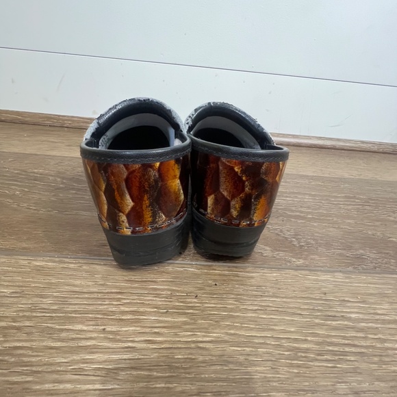 Dansko Patent Professional Tiger Eye Clogs Size 37 (6.5-7) - Picture 6 of 10